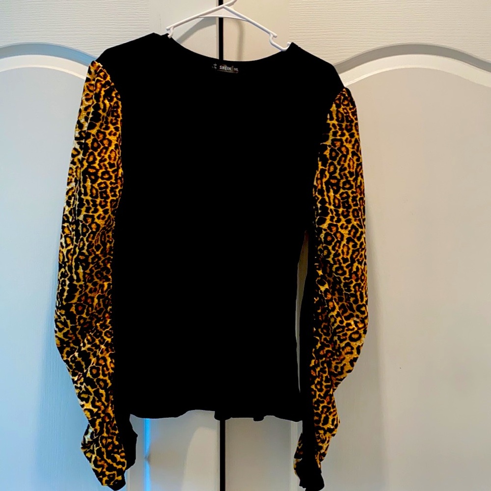 Black and leopard top long sleeve